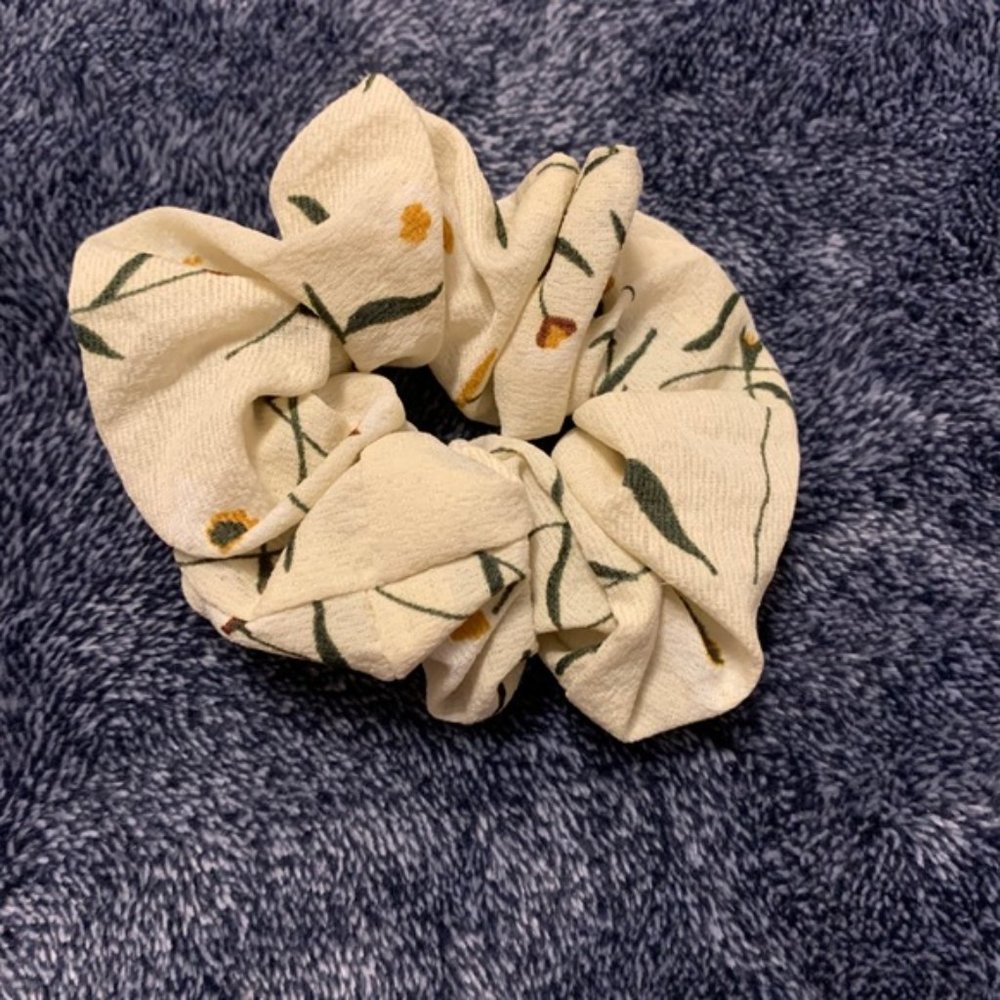 Set - Picture 2 of 4